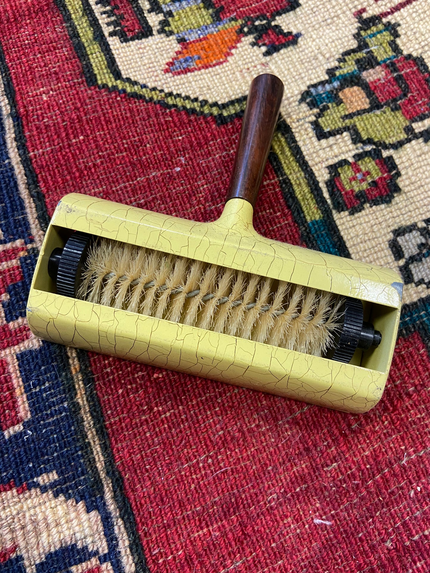 Antica spazzola a rullo raccoglibriciole PerkSwiss
