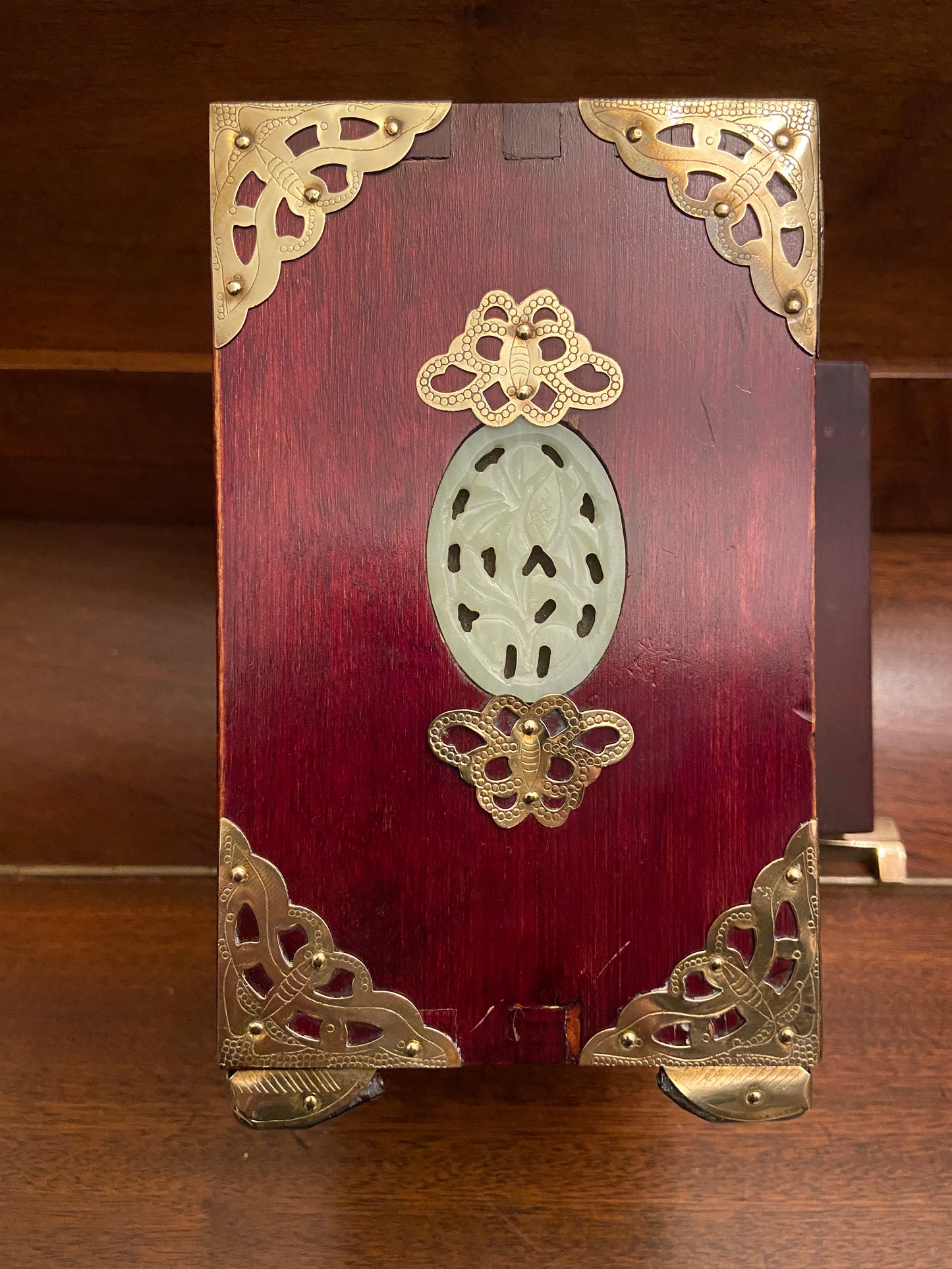 scrigno portagioielli in legno e giada